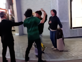 东京绿茵开季九轮不胜，一名该队球迷在涩谷街头与人发生冲突