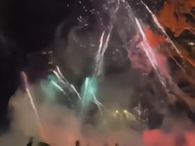 有点猛，加拉塔萨雷球迷凌晨2点在巴萨下榻酒店外疯狂放烟花