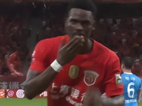 半场：海港1-0新鹏城，让-克劳德破门，阿代米一条龙进球无效