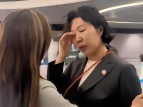记者发布视频：海牛队确定降级后，俱乐部副总冯文静难过流泪