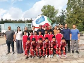 东体：根宝基地新梯队有一对中喀混血双胞胎