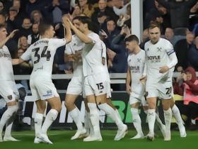 西汉姆6-0大胜9人林肯城，鲍恩1射2传，绍切克梅开二度