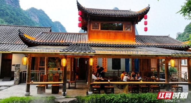 致敬世界杯冠军，张家界一民宿邀西班牙队免费畅游《阿凡达》仙境