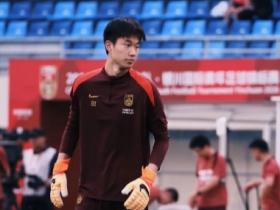德转：U17国门江承恩加盟湖北青年星，转会费约人民币200万元