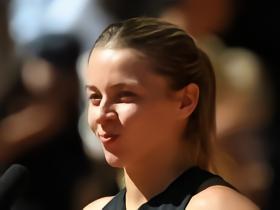 赫瓦林斯卡胜萨卡里，首进武汉WTA1000四强