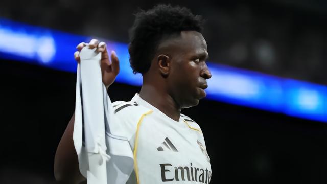 足球记者：利物浦有意2027年免签维尼修斯英超西甲54 评07-24 04:26