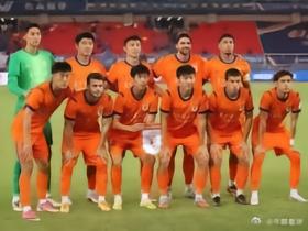 鲁媒：阿尔瓦罗复出难度很大+彭啸停赛，防线需要调整
