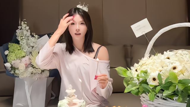 体坛吴艳妮迎来29岁生日：多爱自己，接纳自己体坛10 评07-28 23:29
