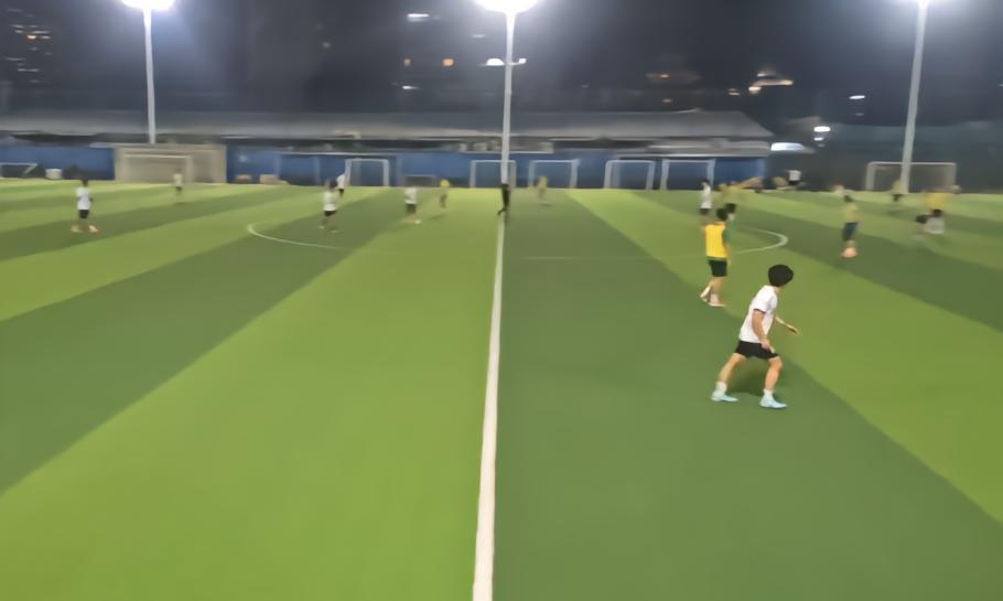 足球五洲XbotGo丨懂球帝3-5不敌爱谁谁足球队，双方进球均在下半场07-30 21:38·500 评论