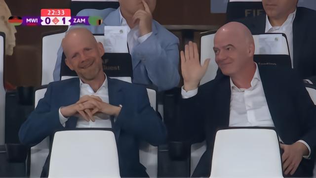 因凡蒂诺与国际足联秘书长一起，现身女足非洲杯比赛现场1 评08-06 04:54